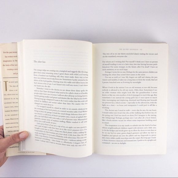 2/$50 - The Blind Assassin by Margaret Atwood - Picture 6 of 14